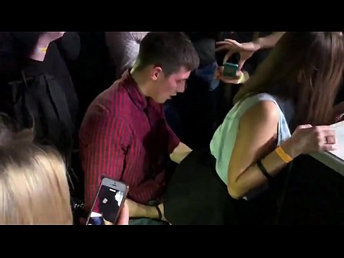 ❤️ Sexo real em uma boate russa. Menina russa de 18 anos no ânus e vagina fodida em uma casa noturna ❌ Porno em porno pt-br.porngifer.ru ❤